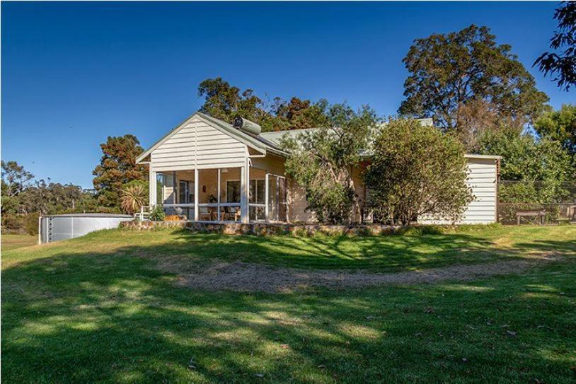 Abbivale Farm Cottage Harewood Exterior photo